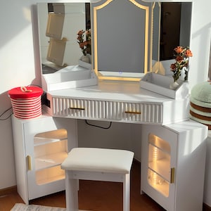 Corner Vanity Desk with Lights, Mirror, Storage Cabinets, Charging Station, Stool zdjęcie 2