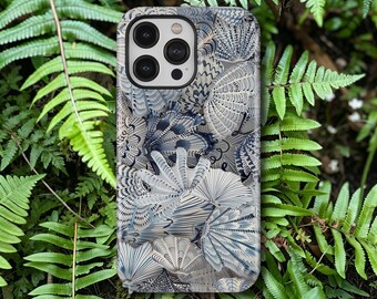 Capa para celular SEASHELLS com estampa de colagem costeira azul e estética oceânica para iPhone 17, 16, 15, 14, 13, 12, 11 Pro Max, Samsung Galaxy S26, S25, S24, S23 Ultra.