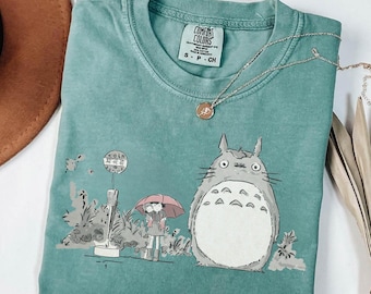 Totoro Bus Stop Shirt, Sweatshirt, Hoodie, Studio Ghibli Shirt, Mein Nachbar Totoro Shirt, Studio Ghibli Geschenk Shirt, Y2K Film Shirt