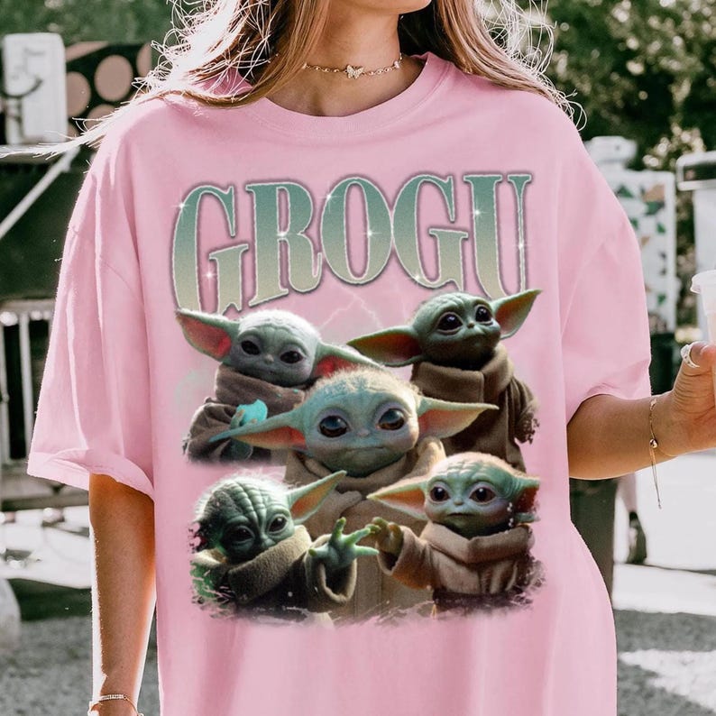 Vintage Star Wars Grogu Comfort Colors Shirt, Baby Yoda Unisex Tee, Trending Retro Sci-Fi Graphic Tee, Mandalorian Gift Shirt, Cute Fan Tee bild 6