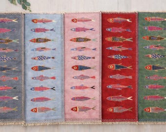 Alfombra de lana anudada a mano con forma de pez: arte popular tribal para pasillo (90 x 180 cm)