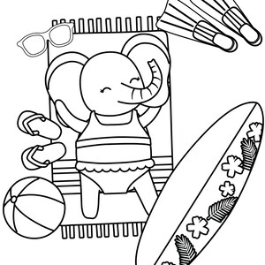 Peut inclure: Un dessin au trait noir et blanc d'un &eacute;l&eacute;phant portant un maillot de bain et des lunettes de soleil, allong&eacute; sur une serviette de plage avec une planche de surf et des tongs &agrave; proximit&eacute;.
