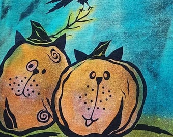 Calling all cat lovers, quirky cat o lanterns with ravens, see the ears and cat face on the  pumpkins, man's small discharged & dyed t-shirt