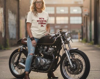 It's Weird I Like It Shirt, Weirdcore Graphic Tee, Quirky Quote T-Shirt, Alt Aesthetic Clothing, Ironic Slogan Shirt, Indie Art Apparel