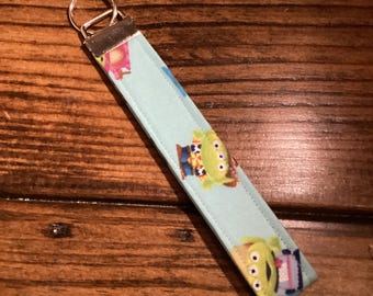 Disney Toy Story Alien Claw Machine Wristlet Key fob Keychain Key Ring