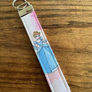 Disney Princess Cinderella Wristlet Key fob Keychain Key Ring
