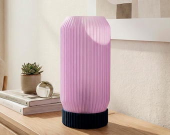 Ribbed Astraea Table Lamp – 3D Printed Pink Bedside Light