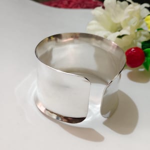 Bred manschettarmring i 925 sterlingsilver, justerbara armbandssmycken för kvinnor, tunt statementarmband