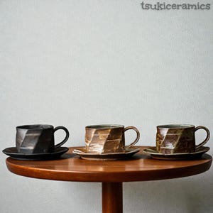 Juego de taza y platillo de cerámica para espresso hecho a mano: taza de café de gres rústico geométrico, regalo de cerámica artesanal
