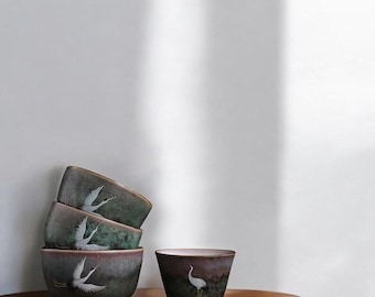 Handgemaakte Japanse theekop kraanvogel – porselein Yunomi for Matcha & Sake – rustiek Wabi-Sabi-aardewerkcadeau voor theeliefhebbers