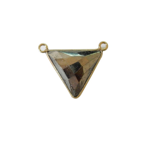 Colgante con dije de pirita: colgante con dije de doble asa triangular de 15 mm con bisel de oro sobre plata esterlina (WWD-01)