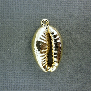 Cowrie shell-- 24k Gold Electroplated Dipped Cowrie Shell Charm Pendant--(S2B20-09)