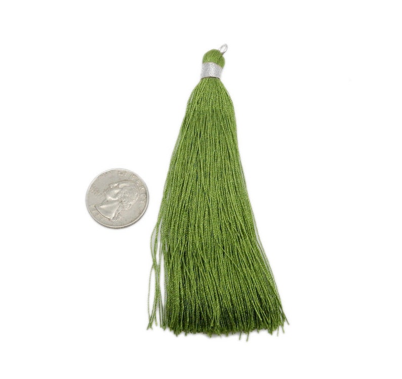 Large Silver Toned String Tassel Pendant S115B4-05 Dark Green Tassel