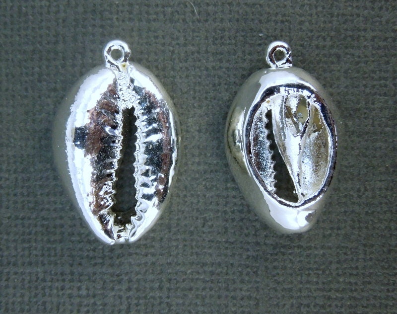 Cowrie Chrysoprase Charm