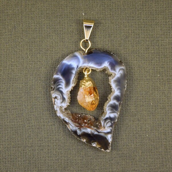 Agate Druzy Slice with Citrine Quartz Point Pendant-- Agate Slice and Citrine Quartz Point Drusy Pendant - Drussy crystal