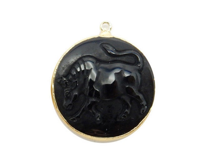 Taurus Black Onyx Horoscope Round Pendant Taurus Pendant Etsy