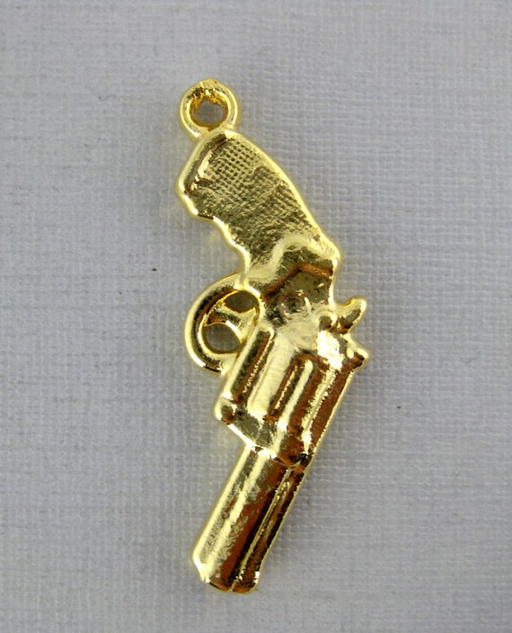 Gun pendant gold outlet