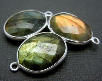 Pendentif ovale labradorite - 15 mm x 11 mm, lunette en argent sterling (S38B11-06)