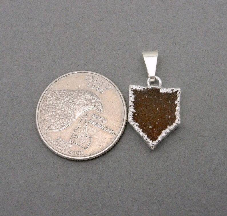 S88B1-06 Pentagon Druzy Pendant with Electroplated Silver Edge