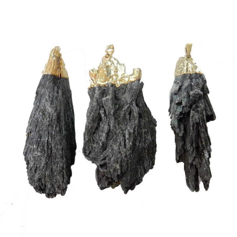 yeezy kyanite black