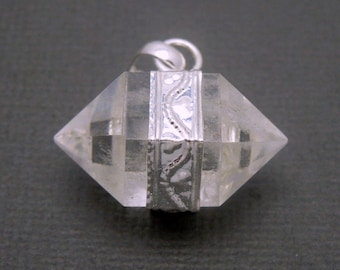 Lovely Crystal Quartz Petite Nugget Pendant with Intricate Design with Silver Plated Edge (S50B17-02)