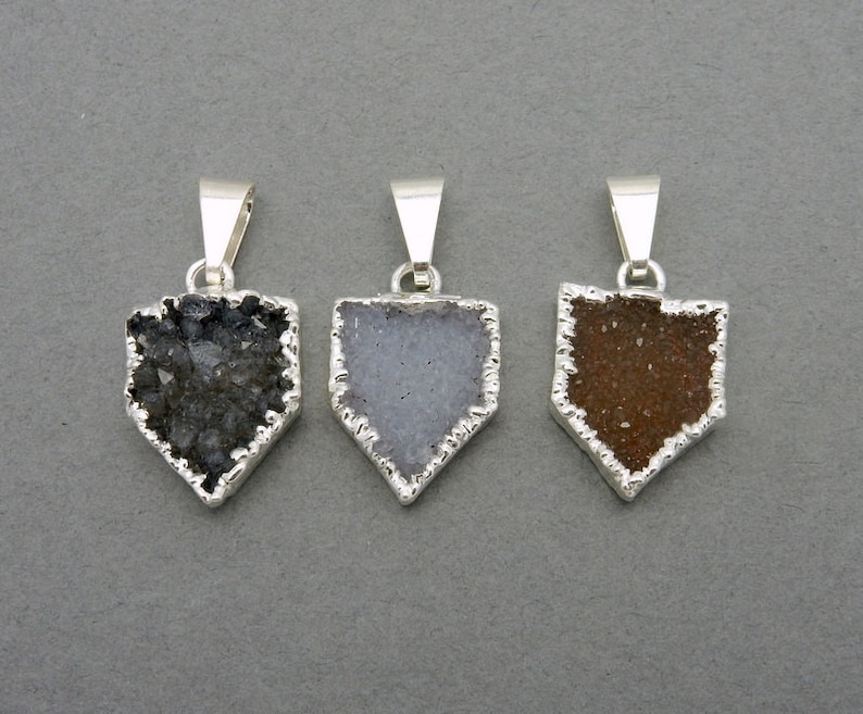 S88B1-06 Pentagon Druzy Pendant with Electroplated Silver Edge