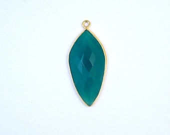 Green Onyx Leaf Shaped Pendant- Gold over Sterling Silver Bezel Charm Pendant (S39B8-01)