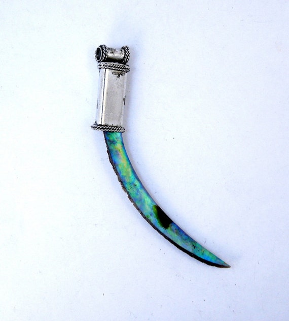 5Pcs Carved Rainbow Plated Tibetan Silver Moon Pendant Bead SH802