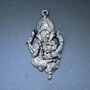 Silver Ganesha Pendant- Silver Toned Brass Round GANESHA Charm Pendant (S59B5-04) image 1