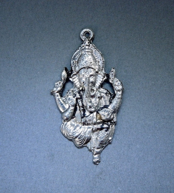 Silver Ganesha Pendant- Silver Toned Brass Round GANESHA Charm Pendant (S59B5-04)