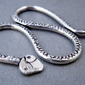 Silberfarbener Messinganhänger (S59B4-03)