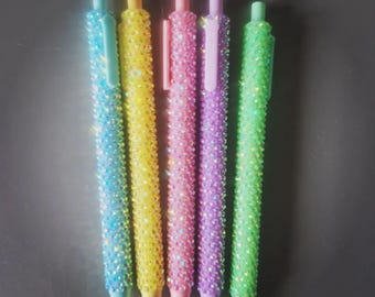 Penna gel con inchiostro nero e strass scintillanti: regalo di cancelleria fatto a mano