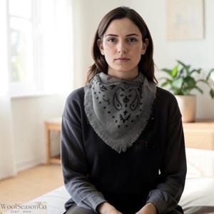 Paisley-sjaal met kwastjes voor dames – zachte elegante sjaal, vintage vierkante bandana