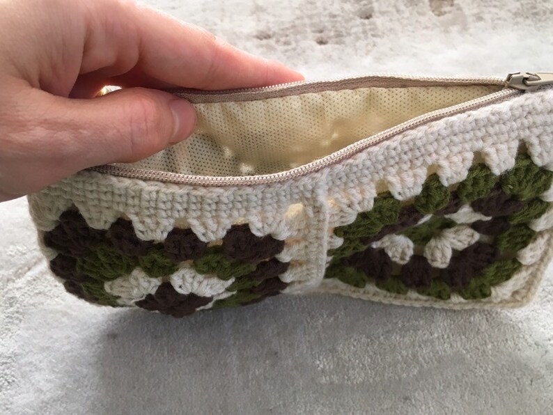 Crocheted Wallet With Zipper and Lined Usa Seller