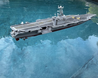 Very detailed 1/500 scale model of a Nimitz class aircraft carrier
