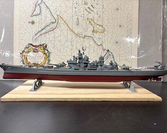 USS Missouri BB-63 Warship Model – Detailed 1/450 Scale Replica