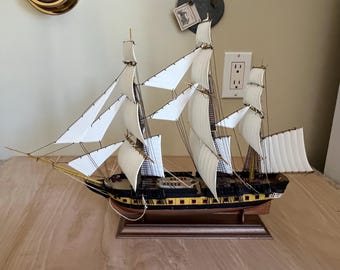 ポルトガルのフリゲート艦「ドム フェルナンド II エ グロリア」のレプリカ、1/200 スケール