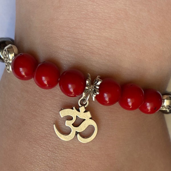 Om bracelet. Yoga bracelet. Yoga jewellery. Ohm bracelet. Ohm jewellery. Spiritual gift. Crystal bracelet. Meditation bracelet. Rainbow bead