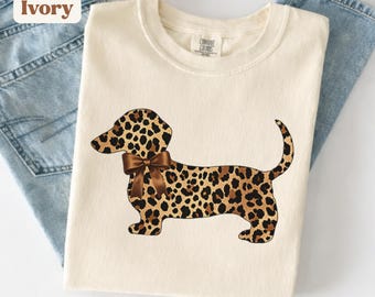 Leopard Print Dachshund Shirt Coquette Doxie Mom Sweatshirt Funny Wiener Dog Mama Crewneck Cheetah Print Dog Lover Gift Weenie Dog Tee