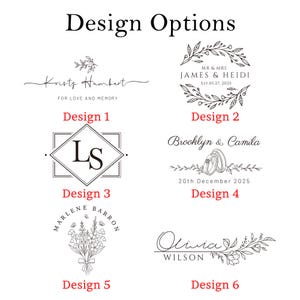 Pu&ograve; includere: Una collezione di sei opzioni di design in bianco e nero etichettate da Design 1 a Design 6. I disegni presentano varie combinazioni di illustrazioni floreali, grafiche di fedi nuziali e testo personalizzato con nomi e date.
