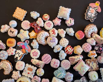 Kawaii Bead Soup Mix V2.0, Pastel Cute Focal Beads, Random Acrylic Bead Mix for Bracelet Making, Phone Charm DIY Supplies