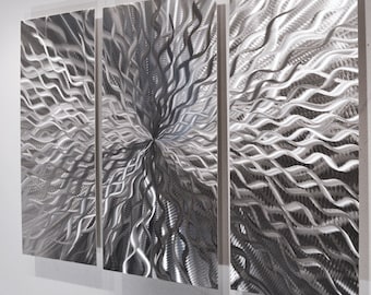 Pared de plata Paneles de arte Metal Aluminio Arte Escultura Gran decoración contemporánea del hogar "Energía cósmica" DV8 Studio Decoración moderna abstracta del hogar