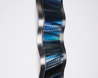 Blue Metal Wall Art Metal Wall Sculpture Curved Accent Art "Rythmic Curves" di Brian M Jones Arredamento per la casa moderno Arte blu contemporanea