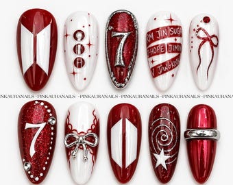 Op BTS geïnspireerde pers op nagels | Rood-witte Kpop glitter 3D-nailartset
