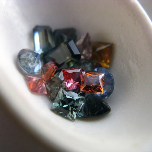 モンタナサファイア 0.65カラット ホワイトゴールド ロゼンジカット