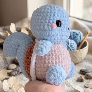 Squirtle a crochet, Amigurumi de fan art de Pokémon en PDF, Juguete inspirado en Squirtle amigurumi, Squirtle de Pokémon a crochet, Patrón digital de peluche de fan art