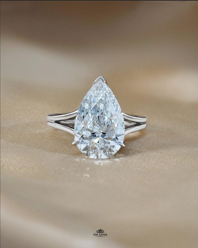 2.5 Carat Pear Cut Lab Grown Diamond Halo Engagement Ring, E–G VS ...