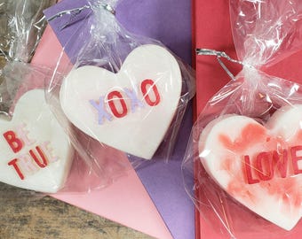 Juego de tres jabones con forma de corazón