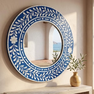 Espejo redondo con incrustaciones de hueso hecho a mano, espejo de pared floral azul, espejo de tocador circular, decoración bohemia costera para el hogar.