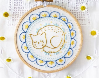 Sleepy Cat - Cat embroidery, Embroidery kit beginner, Embroidery hoop art, Christmas gift for her, Home Décor, cat lover gift